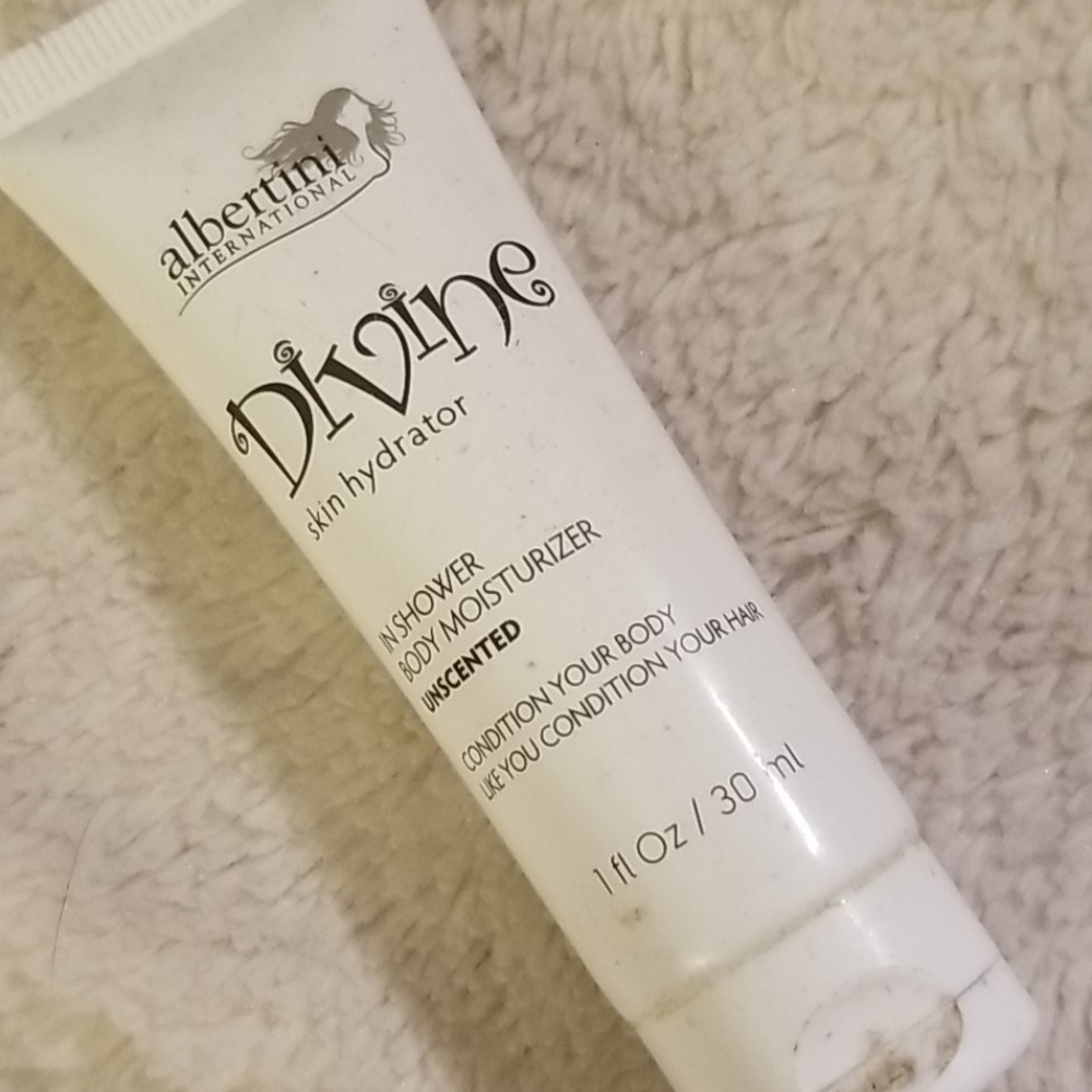 4/25 bundle item. albertini Divine Skin Hydrator